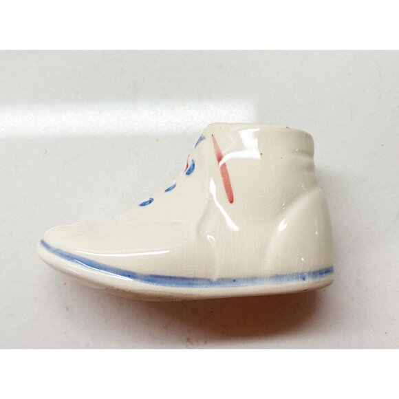 Pair of Vintage 1950's Baby Booties Ceramic Pottery Decor in White - Picture 4 of 7